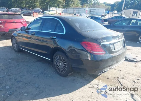 2015 Mercedes-Benz C 300 Luxury 4Matic из США, поврежденный, VIN 55SWF4KB8FU039507